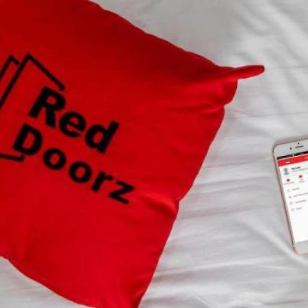 Reddoorz Plus Near Undip Tembalang Hotel Semarang Exterior photo