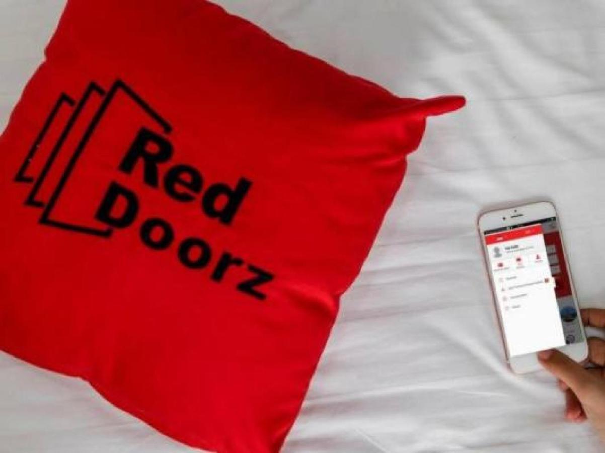 Reddoorz Plus Near Undip Tembalang Hotel Semarang Exterior photo